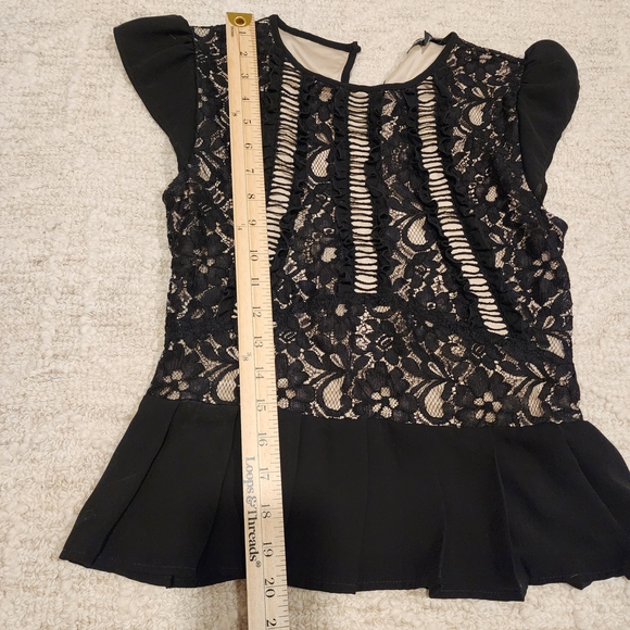 Express Black Lace Blouse with Cream Accents - Picture 4 of 5